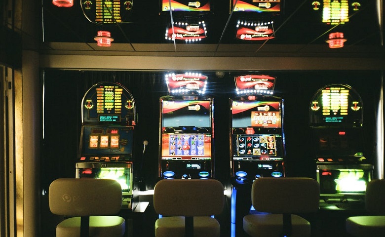 How does online slot works?